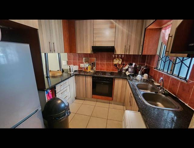 2 BEDROOM TOWNHOUSE FOR SALE IN MULBARTON